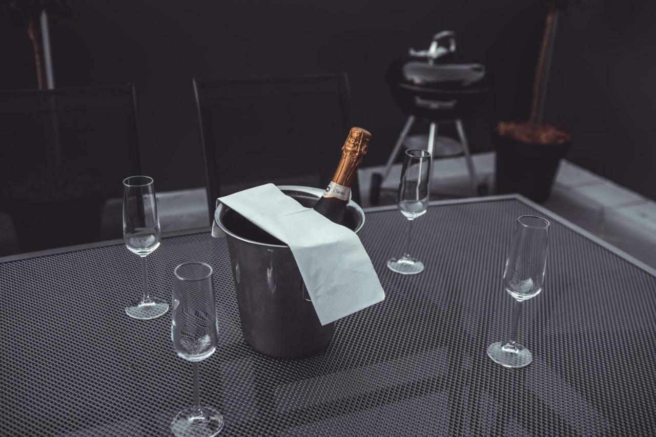 Apartments Vila Apolonia Ljubljana Ngoại thất bức ảnh
